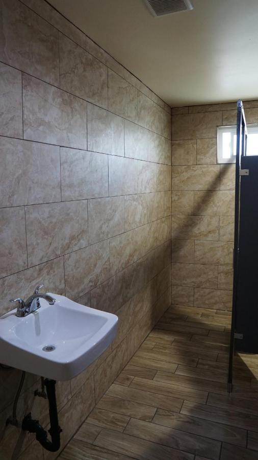 ホリー クレスト ホテル ロサンゼルス Lax エアポート イングルウッド エクステリア 写真